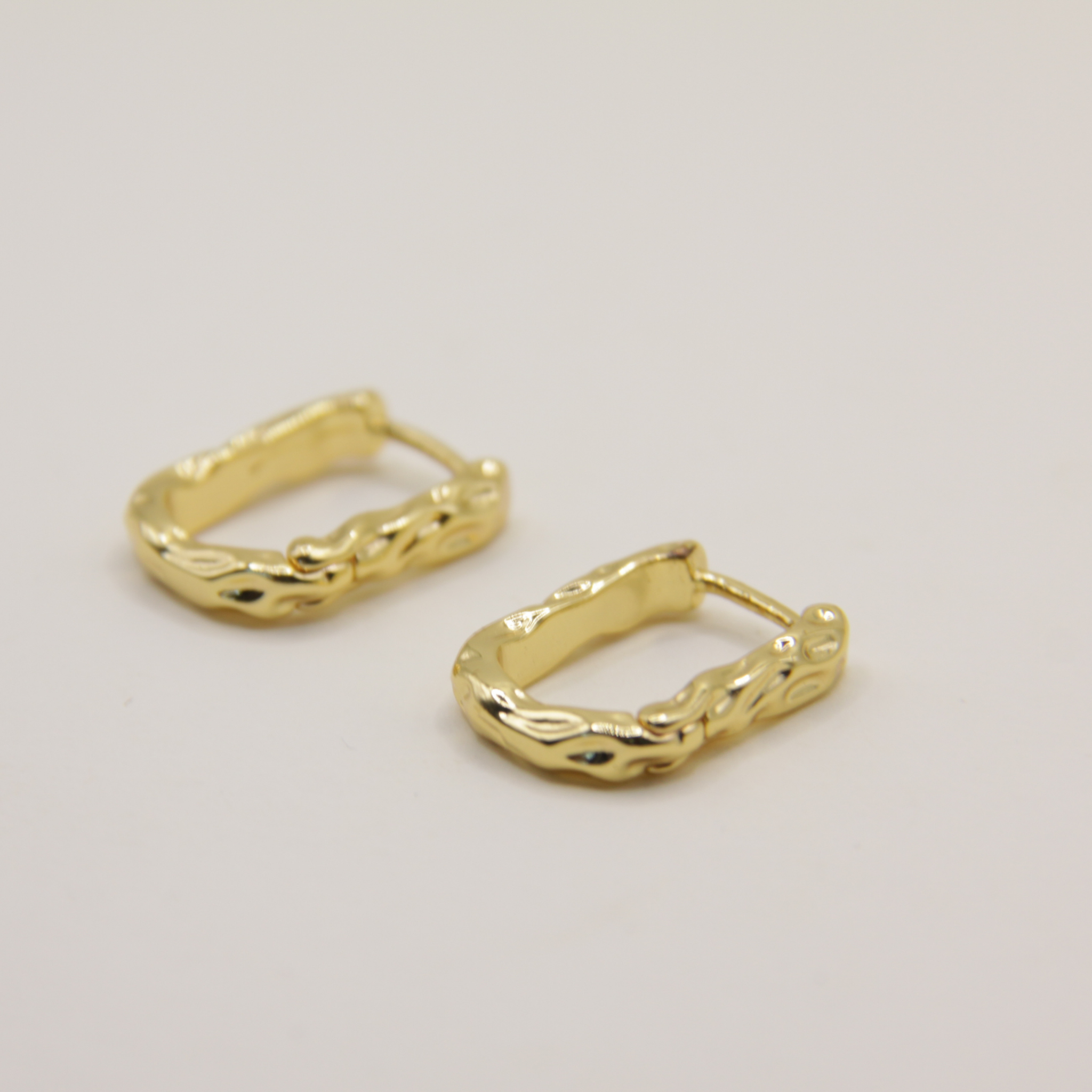 18k Gold plated twist oorbellen