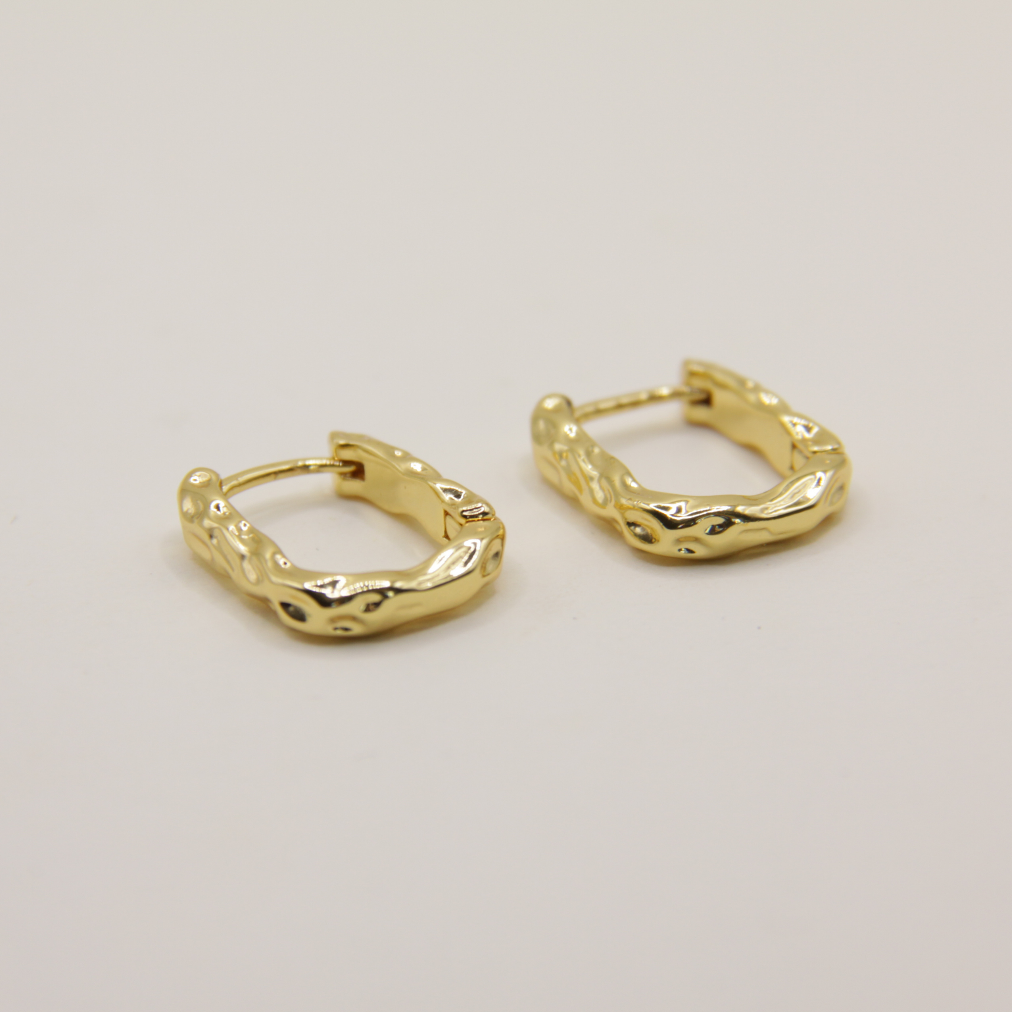 18k Gold plated twist oorbellen