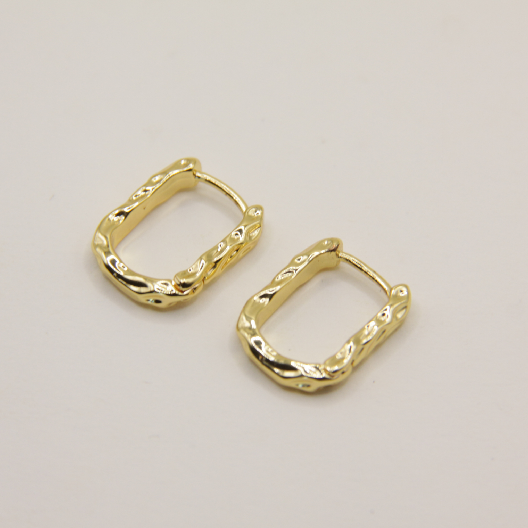 18k Gold plated twist oorbellen