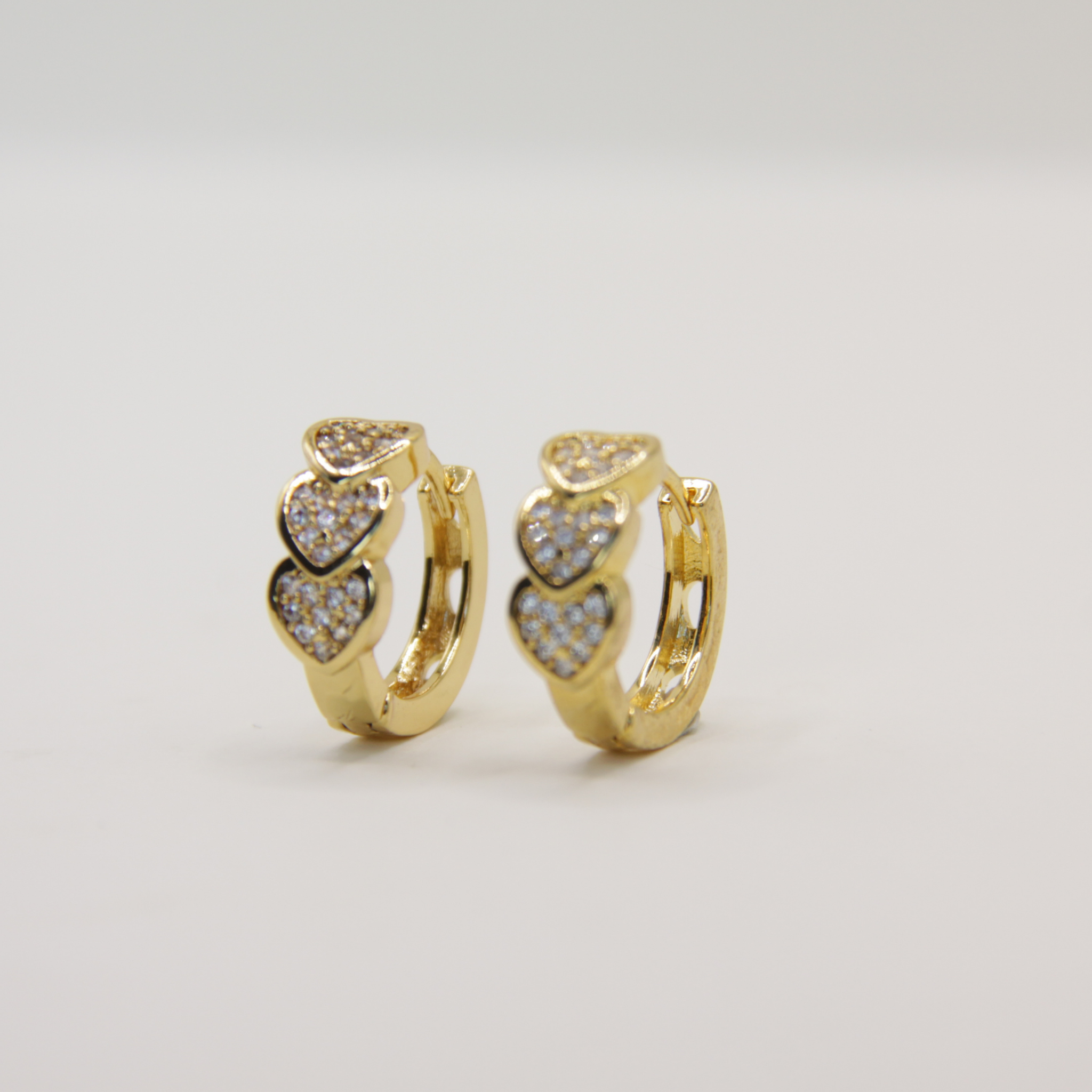 18k Gold plated triple heart oorbellen