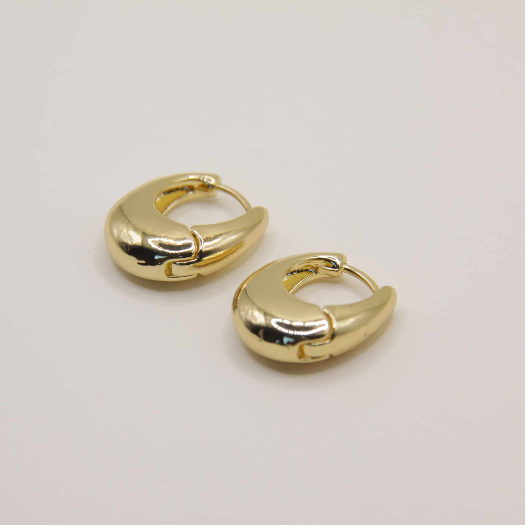 18k Gold plated small oval oorbellen